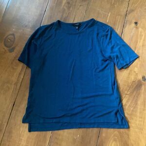 Banana republic tshirt